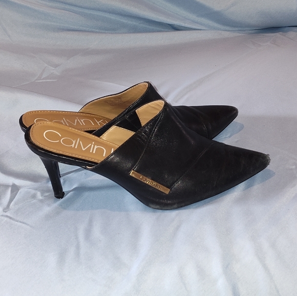 Calvin Klein - Picture 2 of 7